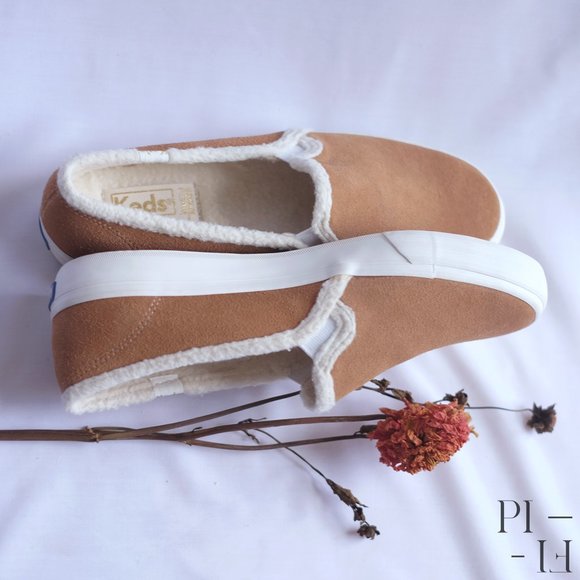 Keds tan suede shoes with cream sherpa inside - Picture 4 of 6
